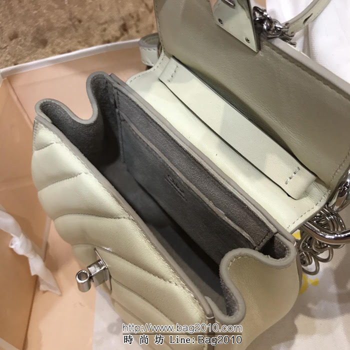 Chloe克洛伊 2018 最新一季春夏主打款 金屬圈手柄 mini號小豬包  ypk1016